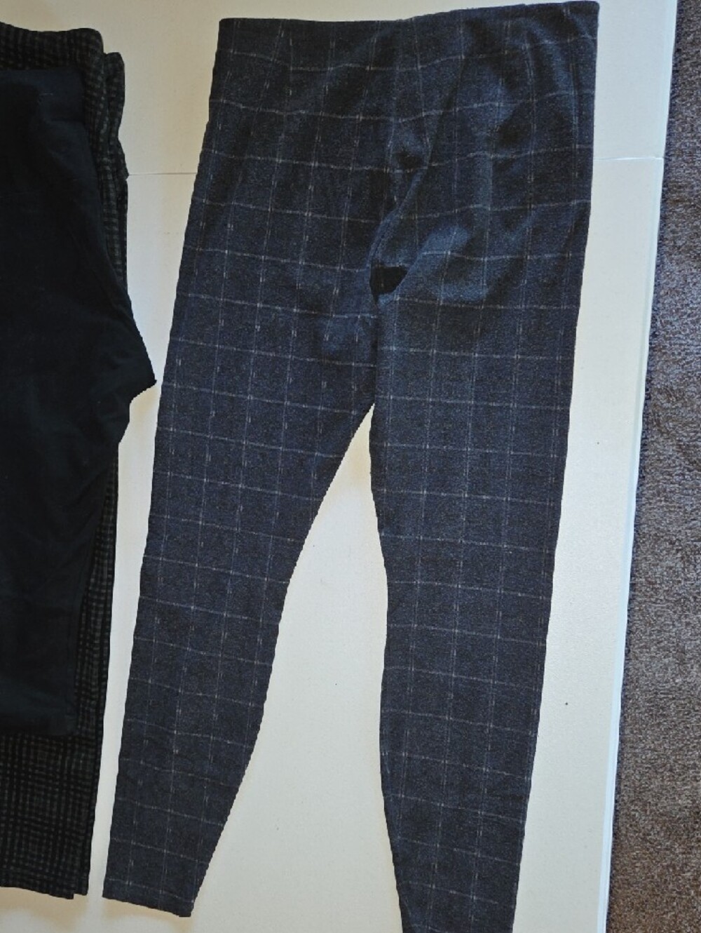 Lysse 3 Pack Black & Charcoal Plaid Leggings - Picture 6 of 8